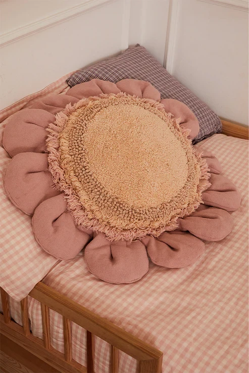Подушка Lorena Canals Pink Daisy (70 см)